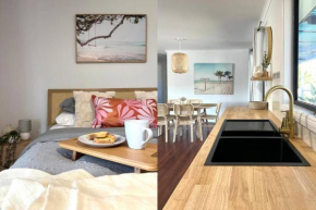 The Little Beach Retreat - Relaxing family sized home one street from the sea!